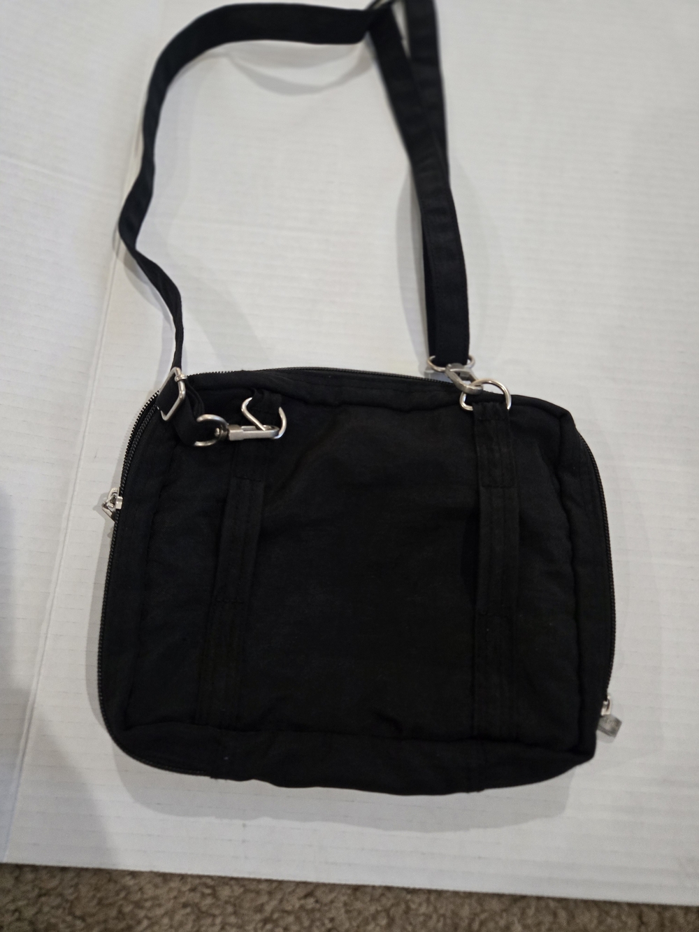 Baggallini Black Men's Messenger Crossbody Bag - Picture 6 of 8